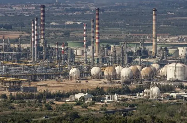 El Govern central obre el procés d’informació pública que ha de crear xarxes de distribució elèctrica tancada