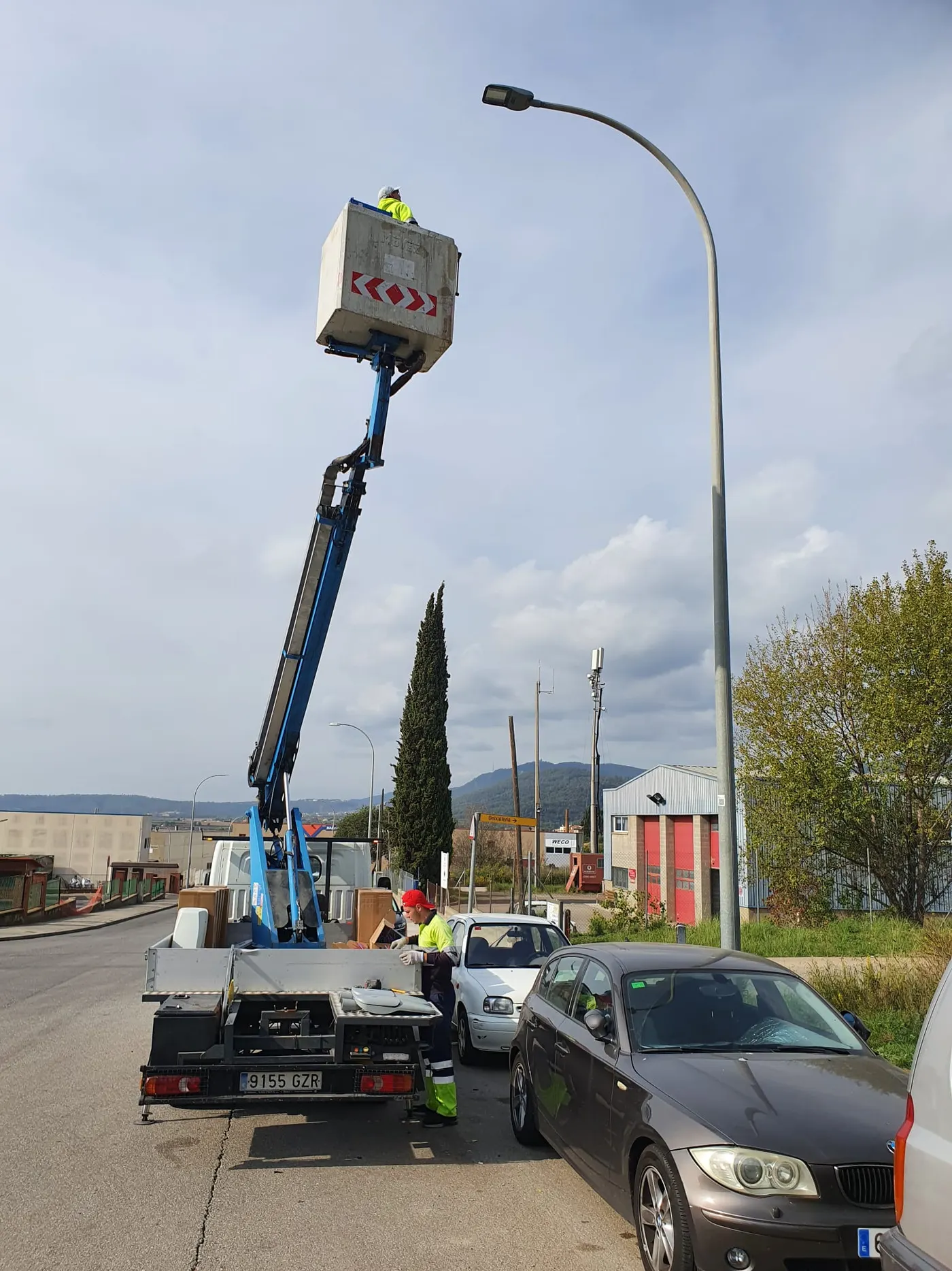 El nou enllumenat amb tecnologia LED dels polígons de la Borda i el Pinatar permetrà estalviar més de 13.000 Kw/any