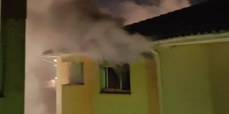 Un incendi obliga a evacuar els veïns d'un bloc de la Rambla Joan Maragall