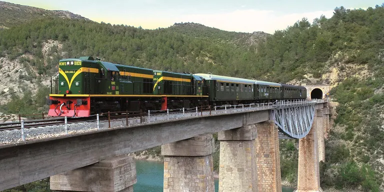 El Tren dels Llacs entre Lleida i la Pobla de Segur interromp el servei per les altes temperatures