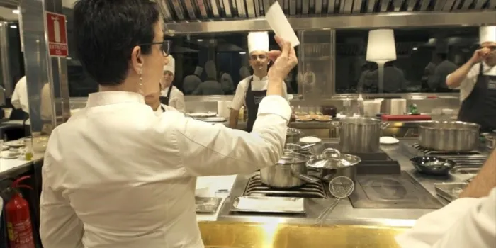 Joan Celdran dirigeix el documental sobre el tancament de restaurant de Carme Ruscalleda del Sense Ficció d’avui