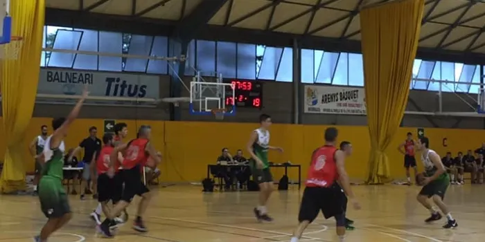 El sènior A de l'Arenys Bàsquet s'imposa a l'Associació Esportiva Badalonès