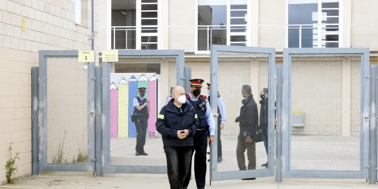 El jutjat condemna a 2 anys d'internament en règim tancat el menor que va apunyalar una professora a l'IES de Vidreres