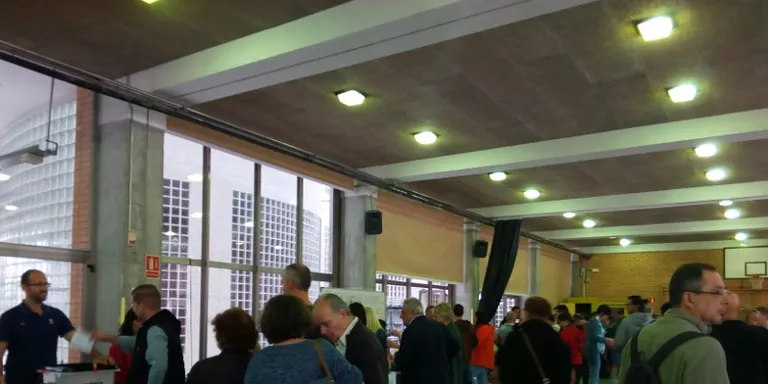 A Rubí les 7 seus electorals funcionen amb normalitat