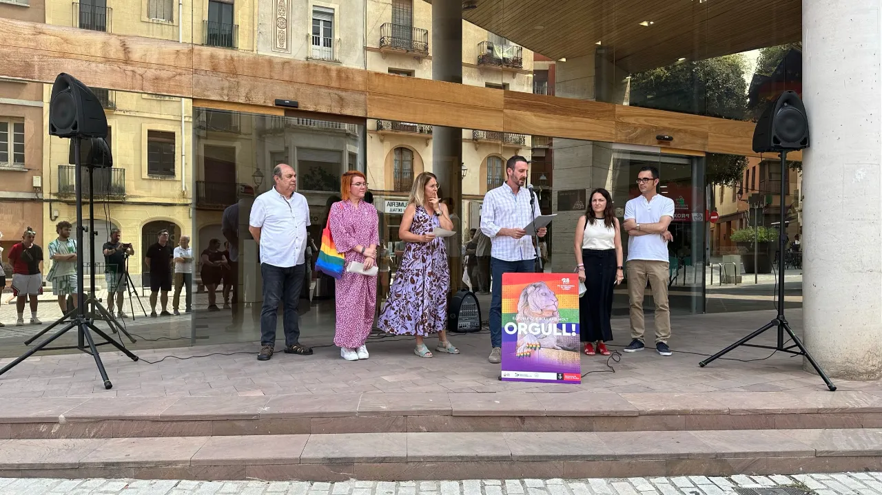 Caldes reivindica el dret d’escollir i viure la pròpia identitat en el Dia Internacional de l’Orgull LGTBI+