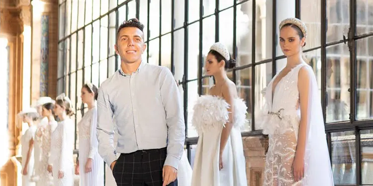 Alejandro Postigo presenta su nueva colección nupcial en «SIQ, Sevilla Handcraft & Fashion»