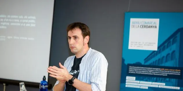 Carlos Guàrdia tanca el cicle cerdà 'Explica'm una història' amb una xerrada sobre la xarxa històrica de camins de Puigcerdà