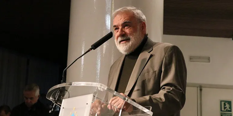 Josep Enric Dallerès presenta el poemari 'Vuitanta-dos dies d'octubre'