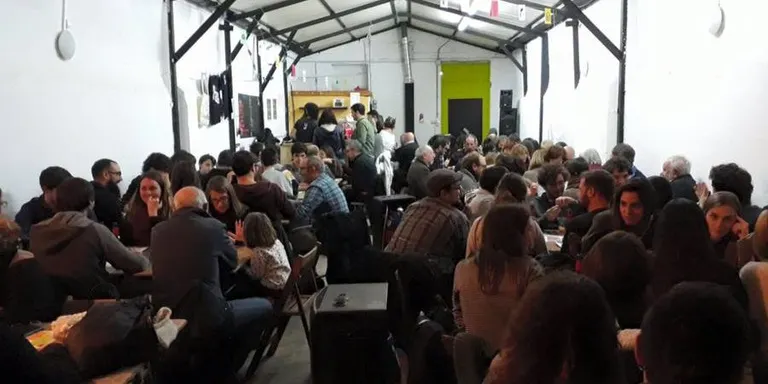 Sopar solidari amb cuina nepalesa