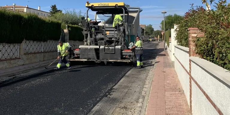 L’Ajuntament de Cambrils repara i pavimenta el carrer Mart que estava en molt mal estat