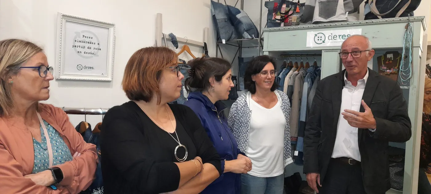 El Grup Volem Feina crea una marca de roba pròpia i estrena una botiga més àmplia i cèntrica