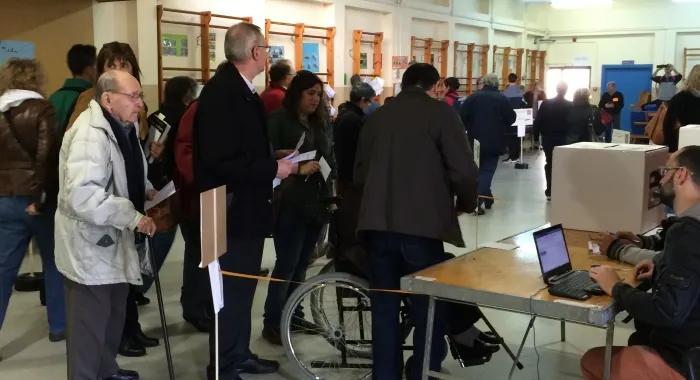 3.240 vots a la una del migdia