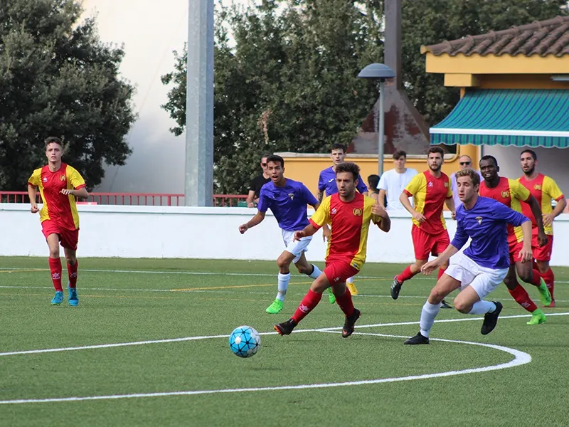 Mati pot tornar a jugar i contra el Castellbisbal, com en aquesta foto / Arxiu