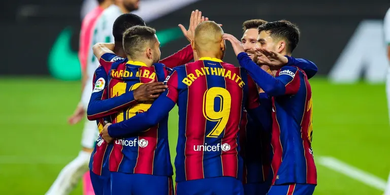 Messi desencalla el Barça i defensa els 3 punts contra l’Elx (3-0)