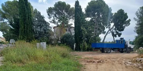 Ubicar el dipòsit de vehicles darrere un dels supermercats de la vila, com suggeria Alternativa Altafulla, no és viable econòmicament