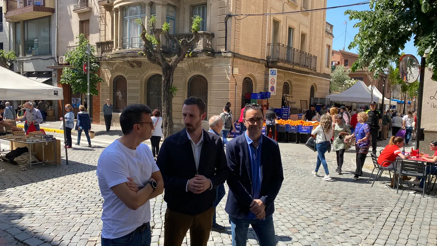 Comerciants i Ajuntament acorden reobrir l'avinguda Pi i Margall al trànsit els dissabtes al matí