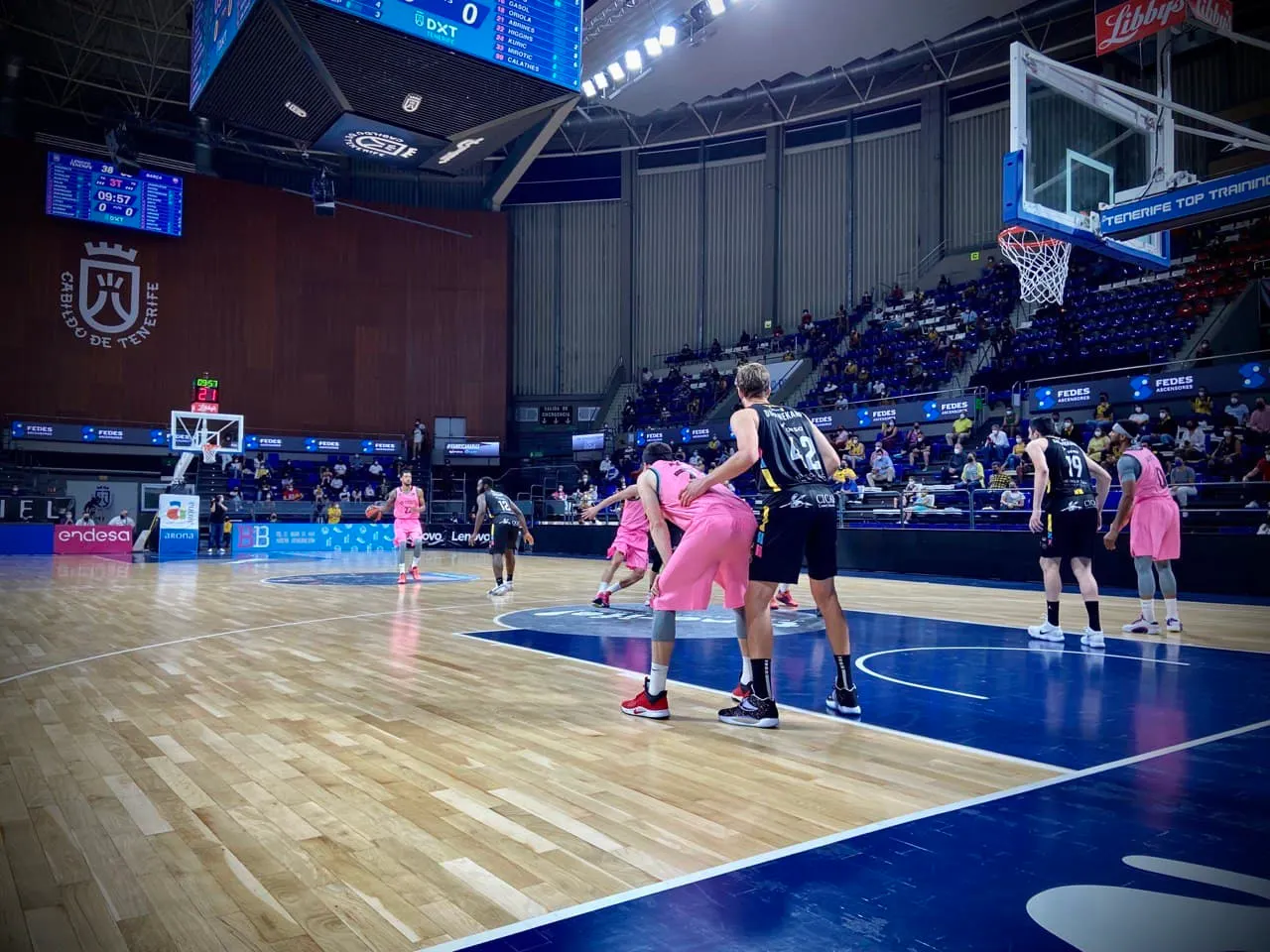 El Lenovo Tenerife força el tercer partit de semifinals