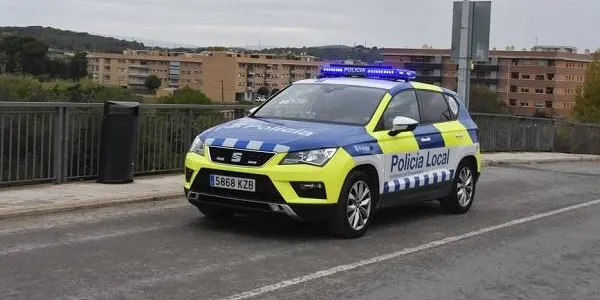 La Policia Local de Torredembarra deté un jove per robatoris amb força en quatre habitatges i cinc vehicles al barri de Clarà