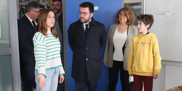 Aragonès es compromet a desencallar el liceu de la Bressola a Perpinyà i garantir la llengua a la Catalunya del Nord
