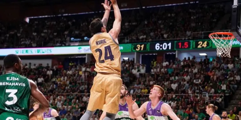 El Barça supera l'Unicaja (81-86) i mantenen la segona plaça