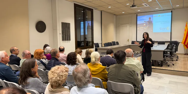 L'Ajuntament posa en marxa la seva primera comunitat energètica per compartir l'excedent amb veïns i comerços