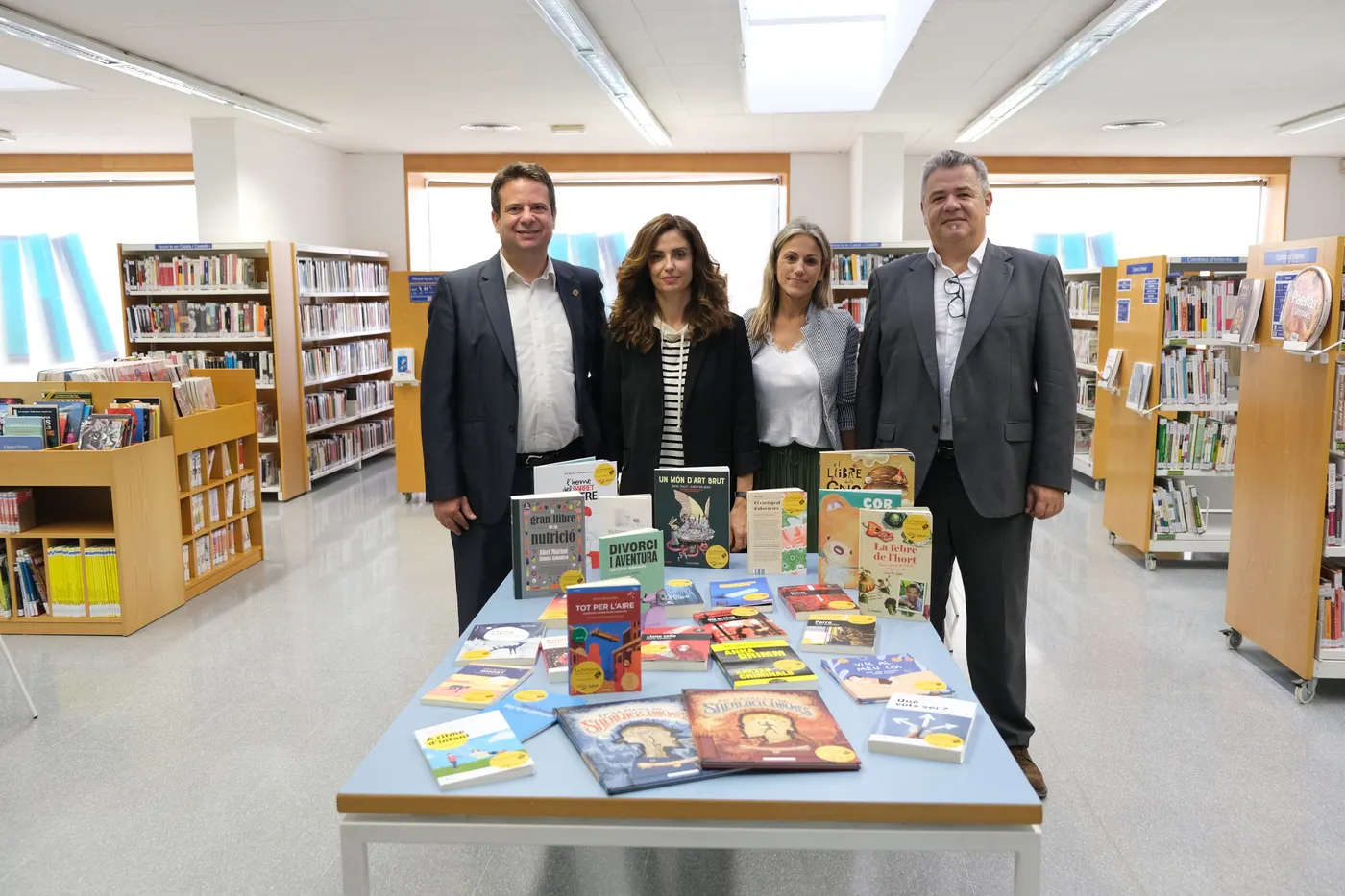 La Biblioteca de Cambrils amplia el seu fons gràcies a una subvenció de la Fundació Antigues Caixes Catalanes i BBVA