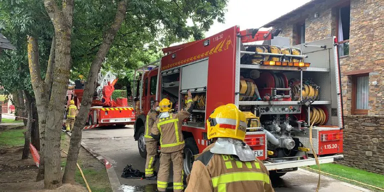 Un incendi en un hotel de Fontanals de Cerdanya obliga a desallotjar una trentena de persones