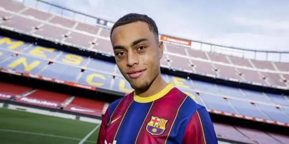 Sergiño Dest ja és jugador del FC Barcelona