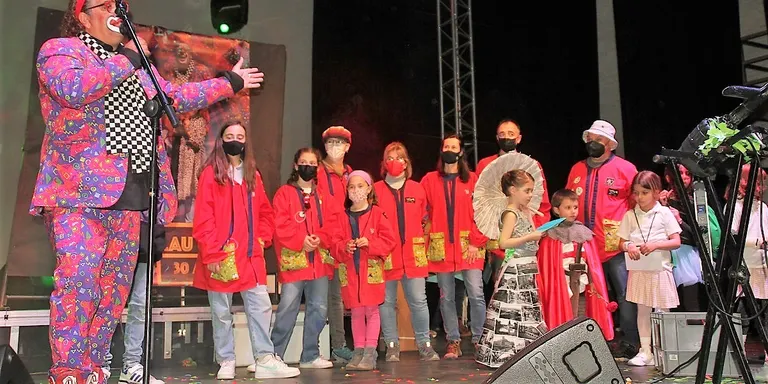 Un centenar de participants al concurs de disfresses infantil