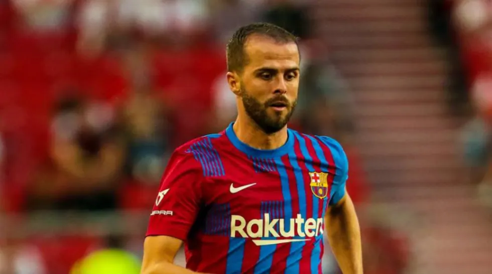Pjanic s’envà cedit al Besiktas
