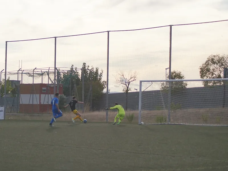 A la primera volta s'havia guanyat a La Romànica amb gols com aquest d'Adri García / Arxiu
