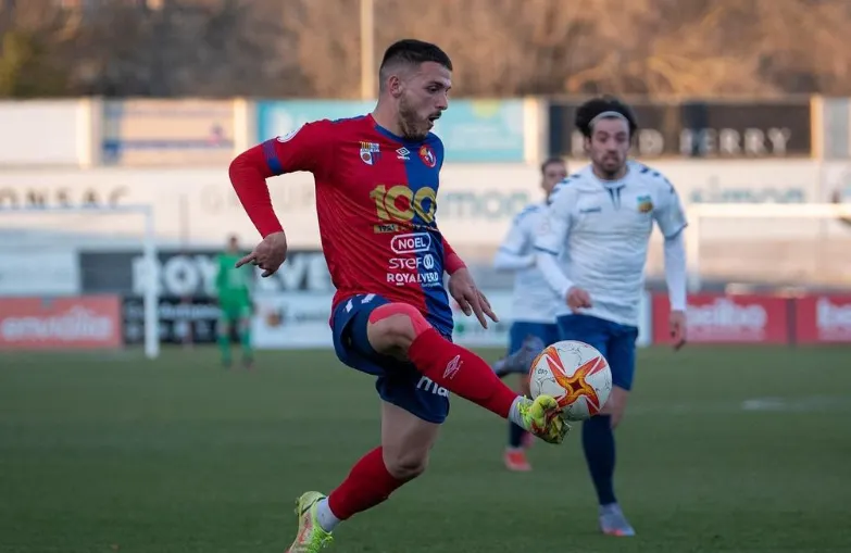 Èric Callís: d'un juvenil A, a la il·lusió d'un ascens amb l'Olot