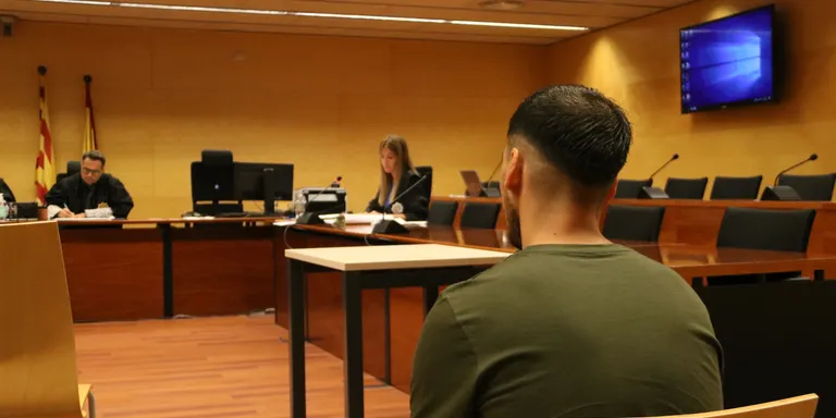 Jutgen un acusat que s'enfronta a 22 anys de presó per abusar d'una menor de forma continuada a Blanes