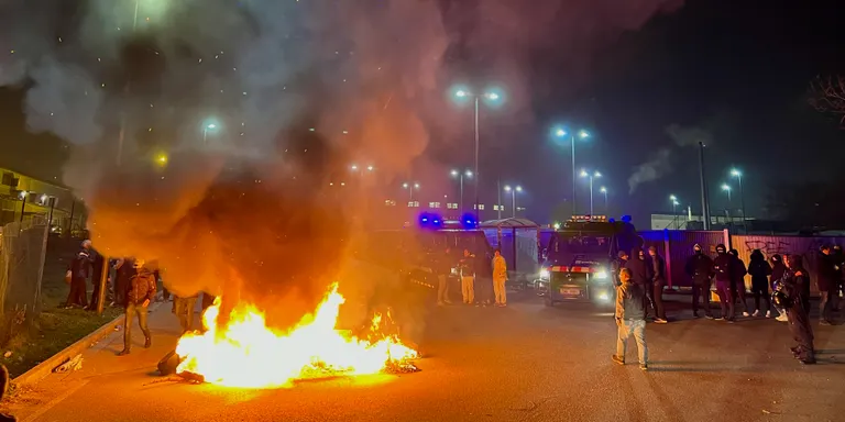Els funcionaris de presons reprenen les protestes