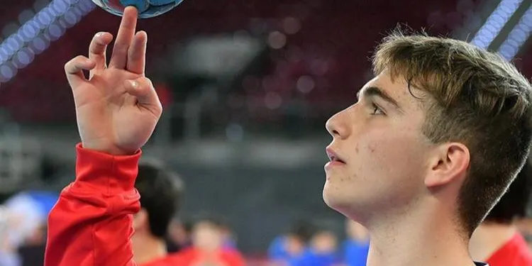 El jugador de handball pinedenc Jordi Martí i Molera guanya la Minicopa del Rei 2020 amb el BM Granollers