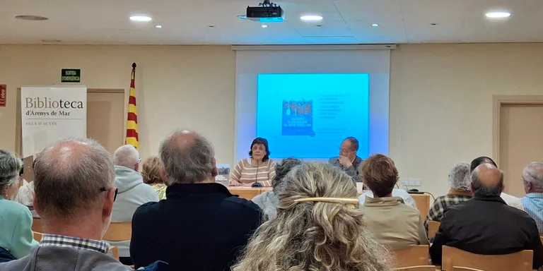 Josep-Vicent Garcia Raffi presenta a Arenys el seu llibre sobre l'exili del 1939
