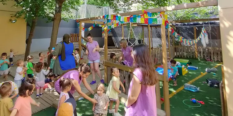 L'escola bressol Els Petits Gegants ofereix un casal d'estiu per a tots els infants fins a 3 anys