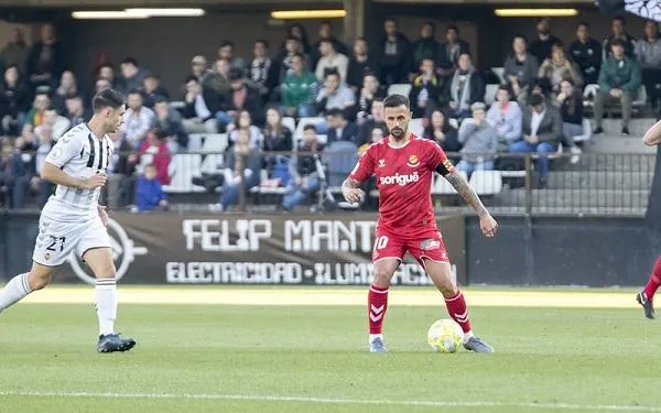 Un gol de Lapeña en l’últim minut deixa sense premi al Nàstic a Castalia (3-2)