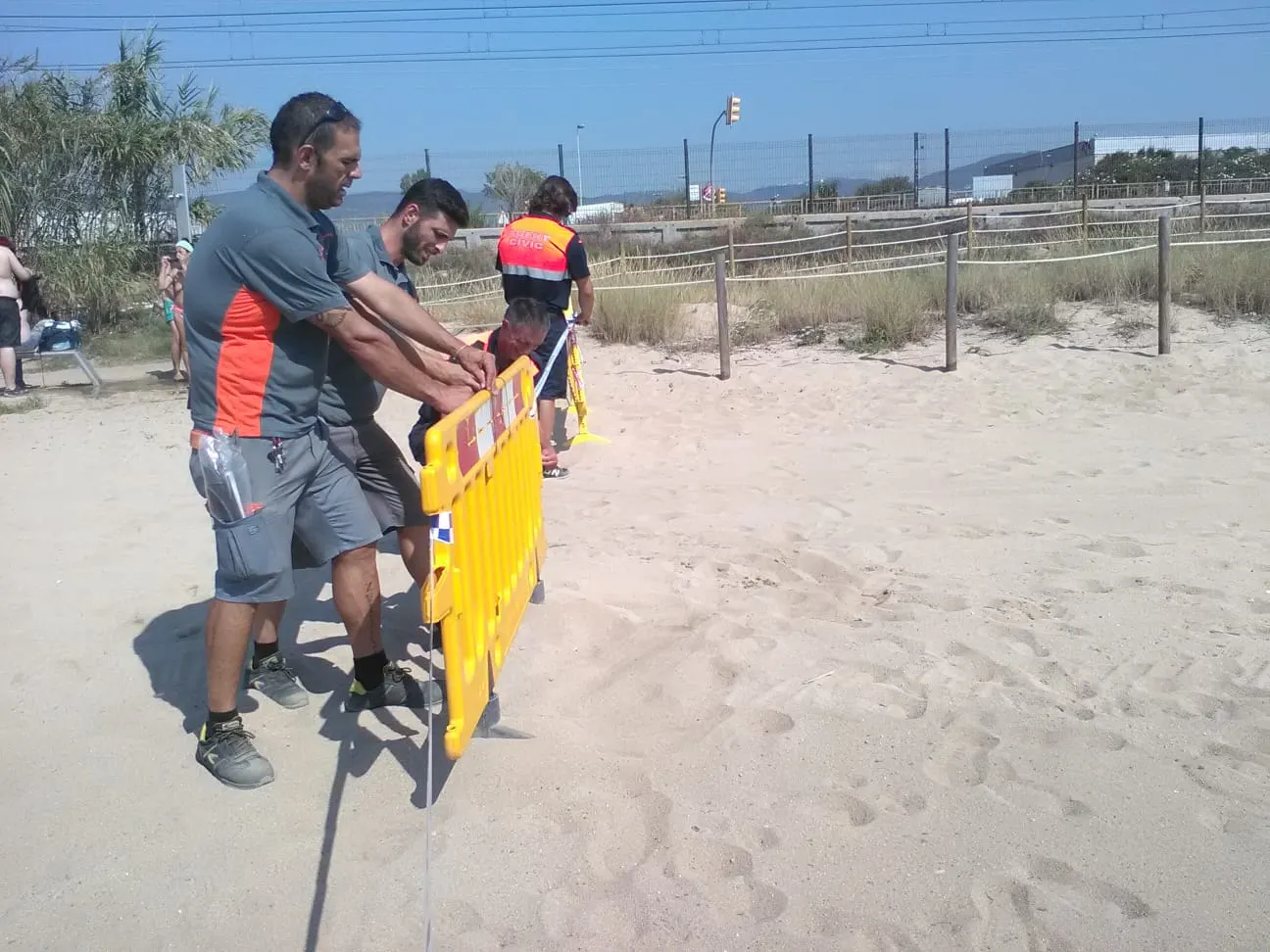 Prohibit temporalment l’accés i el bany a la platja ubicada entre Ronda Vilassar i carrer Sant Vicenç