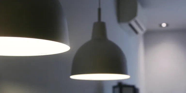El preu de la llum inaugura l'any a 122,63 euros per MWh, gairebé el triple que l'exercici anterior