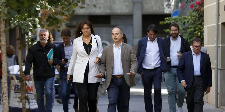 Els militants de Junts a Arenys voten sobre la continuïtat al Govern