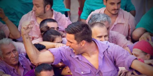 Els Castellers d’Altafulla completen una Diada de les Cultures històrica, amb tres gammes extra, en una jornada que la situa en el llistó més alt
