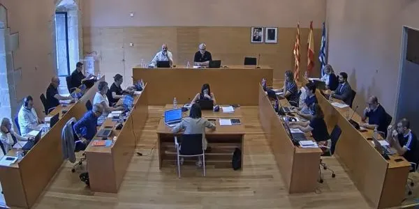 Torredembarra mantindrà l'actual model del servei de recollida de la brossa, a càrrec d'una empresa externa concessionària
