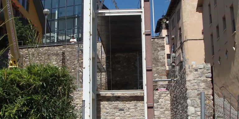 L'ascensor del Parc del Segre, a punt aquest mes vinent