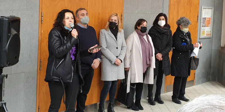 S’instal·la una placa en record de les infermeres de l’Hospital d’Infecciosos