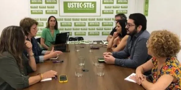 El sindicat USTEC manté la vaga convocada el 6 de setembre després de la reunió amb la nova consellera d’Educació