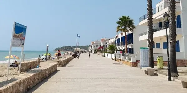 Costes reforçarà el passeig de Botigues de Mar d’Altafulla amb infiltracions de ciment