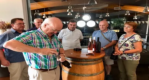  INTERESANTE VISITA A LA EXPOSICIÓN DE SACACORCHOS CON POSTERIOR CATA Y DEGUSTACIÓN EN LA BODEGA HIRUZTA