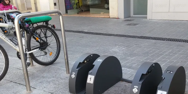En marxa una prova pilot de bicicletes elèctriques per a treballadors municipals