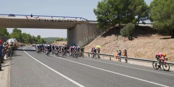 Altafulla es fa sentir en el pas del Tour de França per la vila